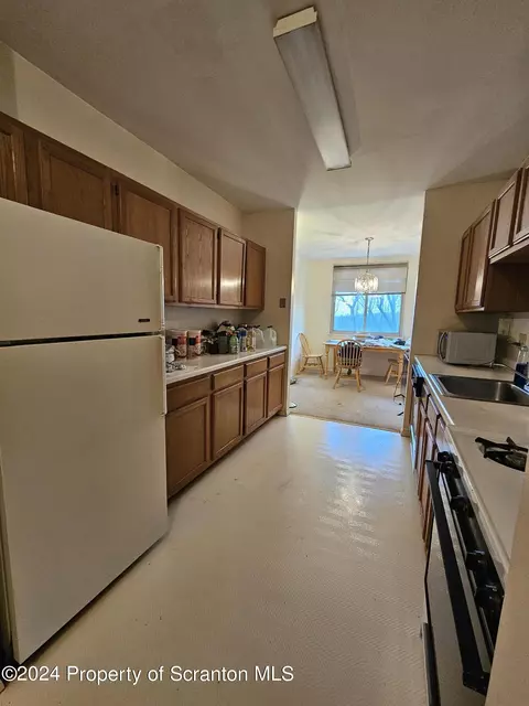1210 Summit Pointe Dr, Scranton, PA 18508 photo 16
