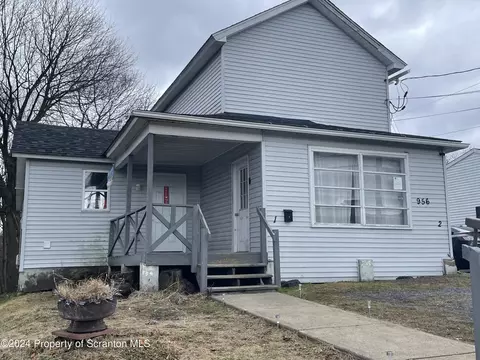 956 Wood St, Old Forge, PA 18518