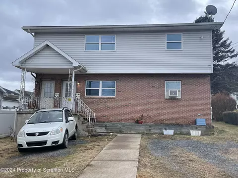 1286 Franklin St, Old Forge, PA 18518