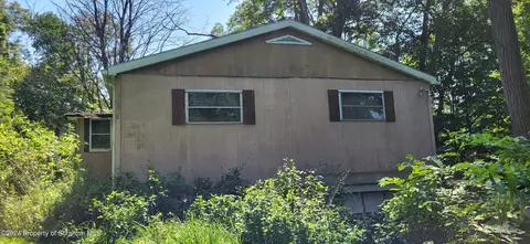 204 Spur Rd, Factoryville, PA 18419