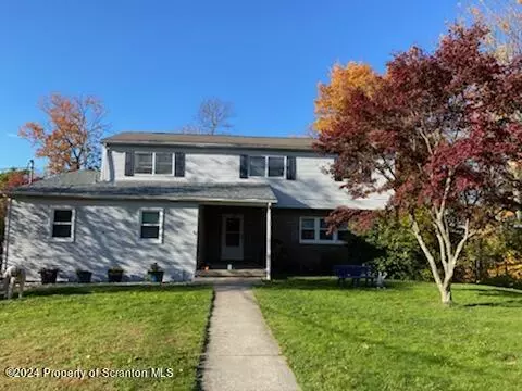 302 Wilcrest Rd, Roaring Brook Twp, PA 18444