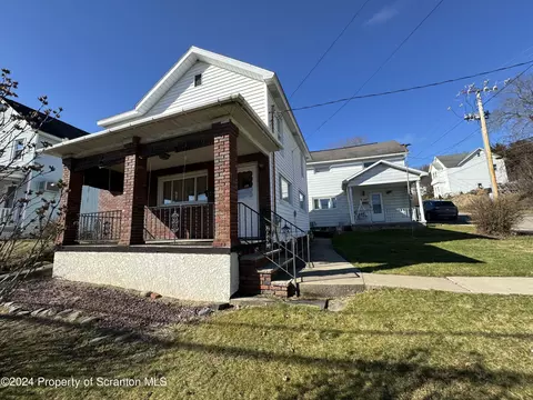 227 Depew Ave, Mayfield, PA 18433