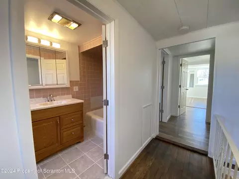 Bath - 1835 Cusick Ave, Scranton, PA 18508 photo 4 of 7