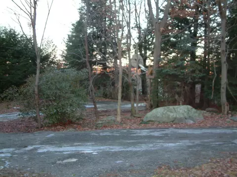 109 Rustic Rd, Greentown, PA 18426 photo 3