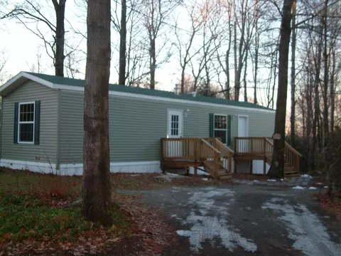 109 Rustic Rd, Greentown, PA 18426 photo 1