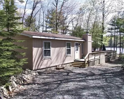 114 E Shore Dr, Dingmans Ferry, PA 18328 photo 1