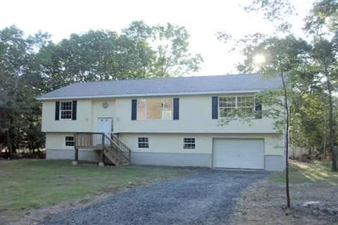 158 Skyview, Dingmans Ferry, PA 18328 photo 1
