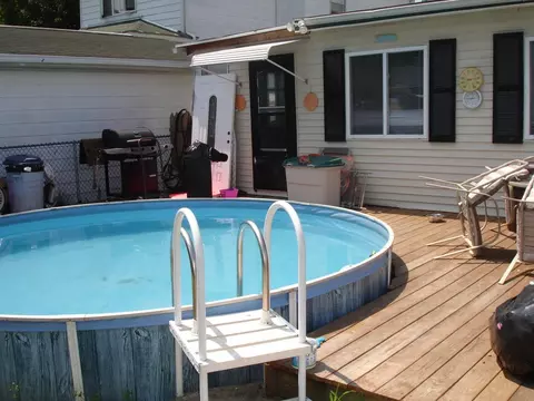 640 E Grant St, Olyphant, PA 18447 photo 5