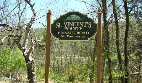 5 St Vincents Point Rd, Lackawaxen, PA 18435