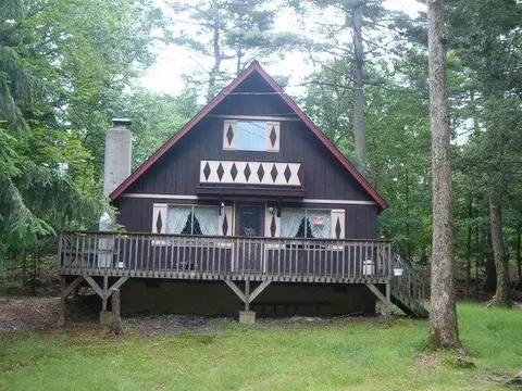 116 Hedge Ln, Dingmans Ferry, PA 18328 photo 1