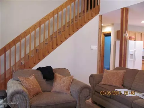 102 Westfall Dr, Dingmans Ferry, PA 18328 photo 6