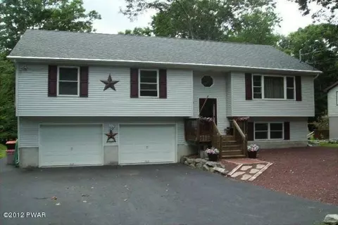 2217 Eagle Path, Bushkill, PA 18324 photo 1