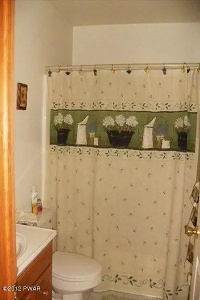 2217 Eagle Path, Bushkill, PA 18324 photo 13