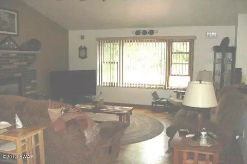 2217 Eagle Path, Bushkill, PA 18324 photo 2