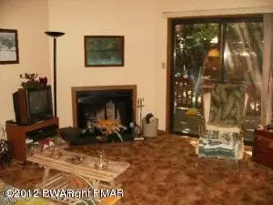 223 Sterling Ct, Bushkill, PA 18324 photo 4