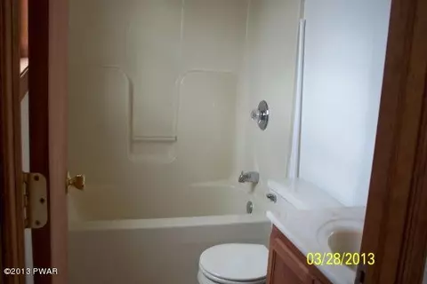 127 Dover Dr, Bushkill, PA 18324 photo 8
