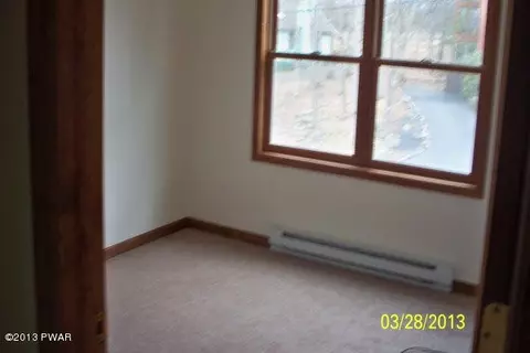 127 Dover Dr, Bushkill, PA 18324 photo 6