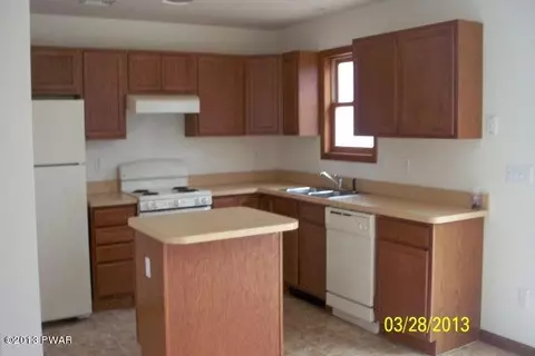 127 Dover Dr, Bushkill, PA 18324 photo 4