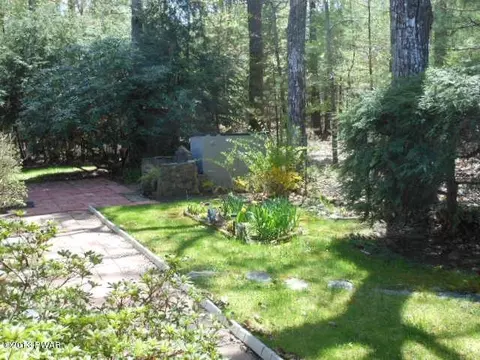 108 E Maheli Dr, Dingmans Ferry, PA 18328 photo 26