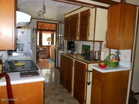 108 E Maheli Dr, Dingmans Ferry, PA 18328 photo 7