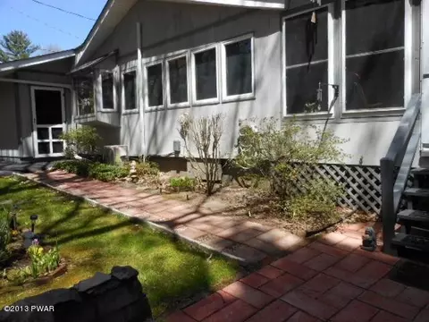 108 E Maheli Dr, Dingmans Ferry, PA 18328 photo 5