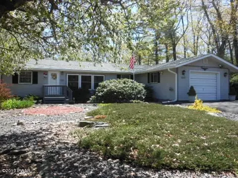 108 E Maheli Dr, Dingmans Ferry, PA 18328 photo 3