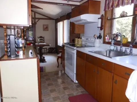 108 E Maheli Dr, Dingmans Ferry, PA 18328 photo 8