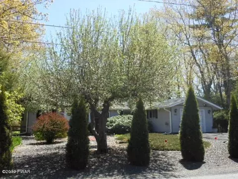108 E Maheli Dr, Dingmans Ferry, PA 18328 photo 4