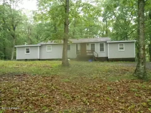 2152 Steele Rd, Bushkill, PA 18324 photo 1