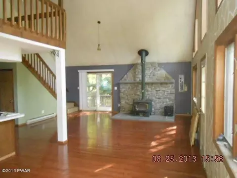 206 Doolan Rd, Dingmans Ferry, PA 18328 photo 4