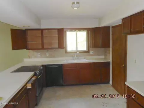 206 Doolan Rd, Dingmans Ferry, PA 18328 photo 2