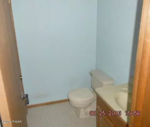 206 Doolan Rd, Dingmans Ferry, PA 18328 photo 9