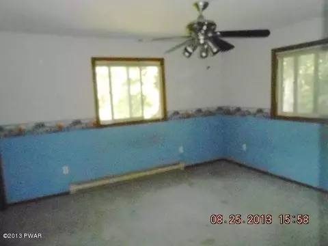 206 Doolan Rd, Dingmans Ferry, PA 18328 photo 7