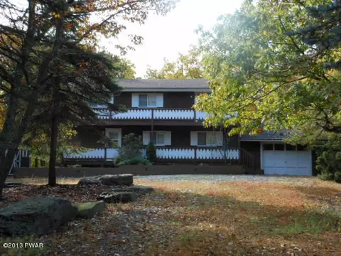 151 Fall Ct, Dingmans Ferry, PA 18328 photo 2