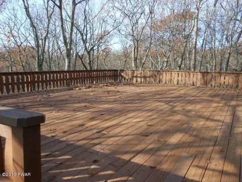 151 Fall Ct, Dingmans Ferry, PA 18328 photo 5