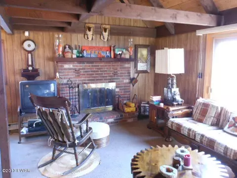 151 Fall Ct, Dingmans Ferry, PA 18328 photo 9