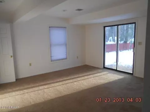216 Lake Dr, Dingmans Ferry, PA 18328 photo 4