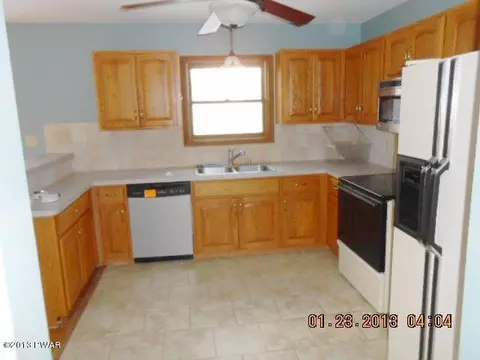 216 Lake Dr, Dingmans Ferry, PA 18328 photo 5