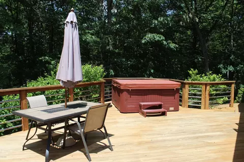 111 Apache Trl, Dingmans Ferry, PA 18328 photo 35