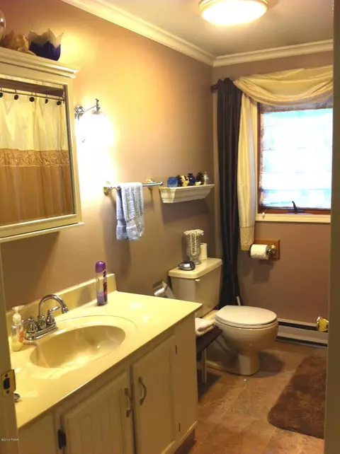111 Apache Trl, Dingmans Ferry, PA 18328 photo 12