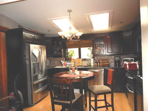 111 Apache Trl, Dingmans Ferry, PA 18328 photo 3