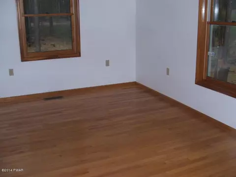 1109 Mink Ct, Bushkill, PA 18324 photo 5