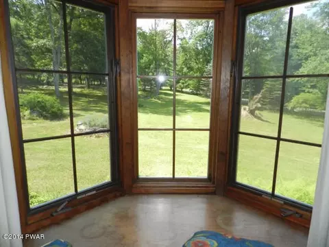 2105 Steele Rd, Bushkill, PA 18324 photo 10