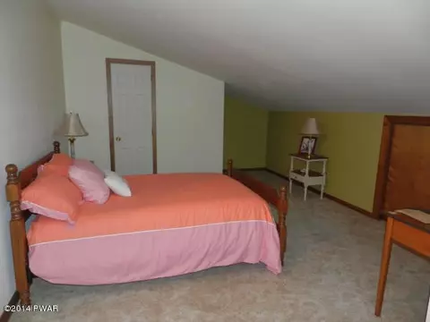2105 Steele Rd, Bushkill, PA 18324 photo 23
