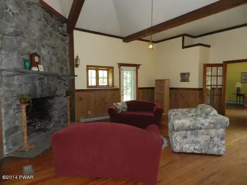 2105 Steele Rd, Bushkill, PA 18324 photo 4
