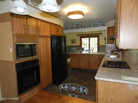2105 Steele Rd, Bushkill, PA 18324 photo 14