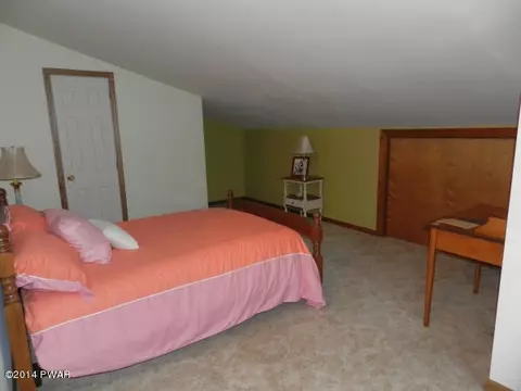2105 Steele Rd, Bushkill, PA 18324 photo 24