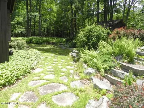 2105 Steele Rd, Bushkill, PA 18324 photo 43