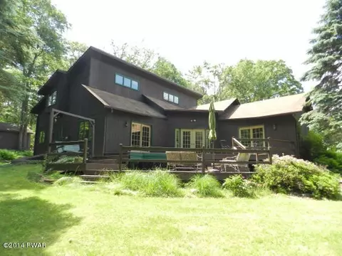2105 Steele Rd, Bushkill, PA 18324 photo 1