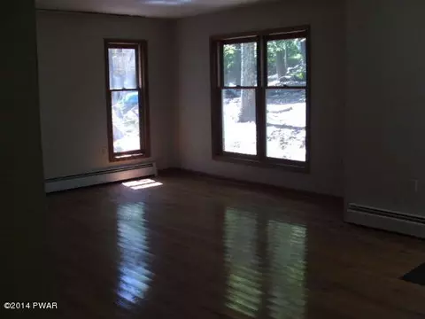 1136 Maple Lk, Bushkill, PA 18324 photo 2